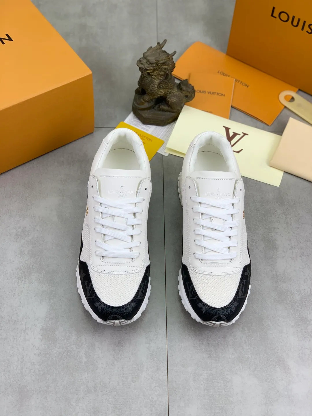 Men's men's shoes 💰P680 new style 💶[LOUIS VUITTON] (original order) new style 🍀LV Louis Vuitton * - top version of LV classic trendy shoes! Made of imported original cowhide and water-dyed cowhide lining. The latest original wear-resistant rubber combination outsole! High quality products! Multiple colors available, code number: 38-44 (45 46 customized)